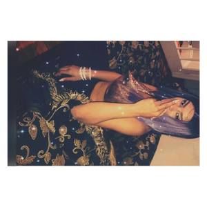 Meet your Posher, Mia